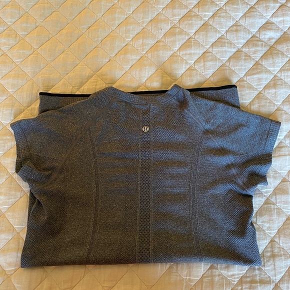 Lulu swiftly tech short sleeve shirt size 8 - Picture 4 of 4